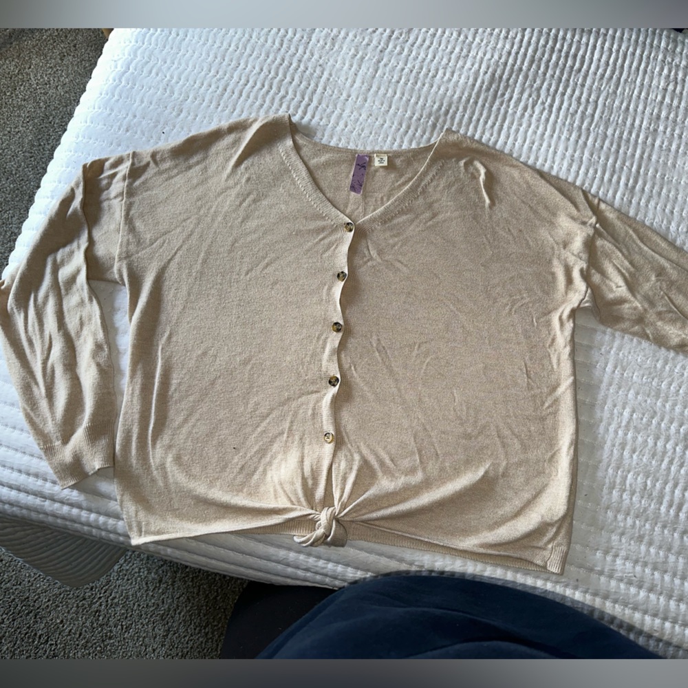 Lightweight sweater